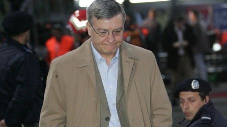 Mircea Sandu, tâlhărit pe aeroport!