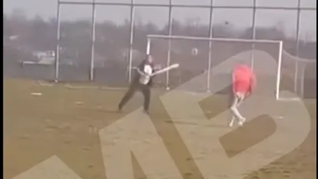 Halucinant: bătaie cu parul în Liga 5 Călărași! Scene demne de oameni sălbatici, chiar de Ziua Femeii