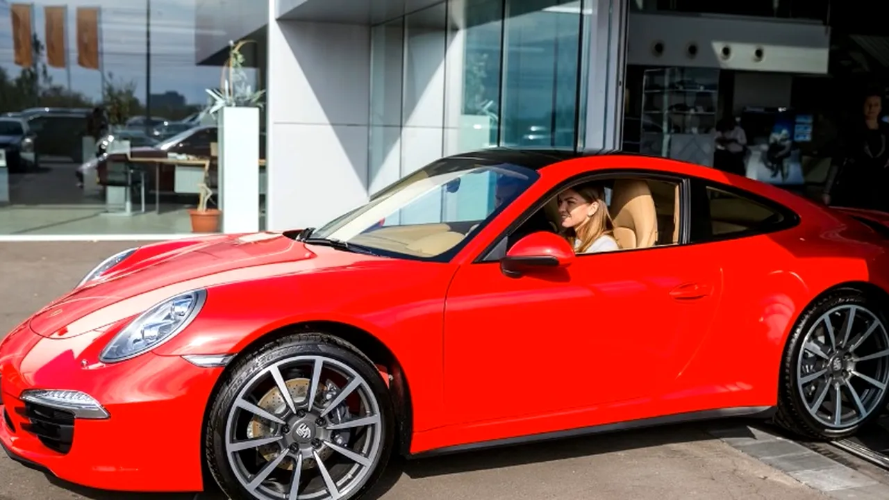 Simona Halep i-a făcut cadou noului antrenor un Porsche Carrera 4 roșu! Cum a apărut spaniolul la antrenament