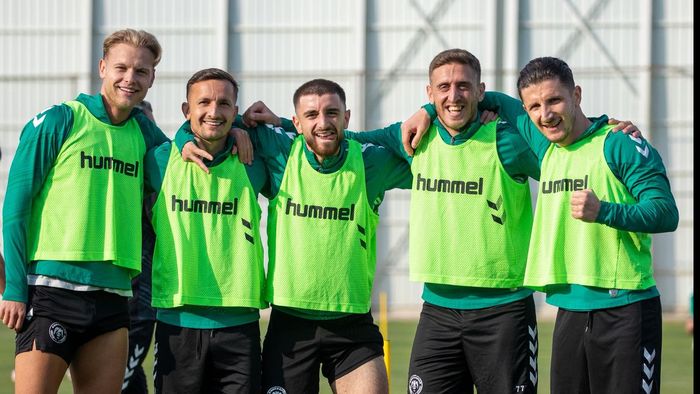 Răsturnare de situație cu fotbalistul român care a refuzat să plece de la echipa turcă