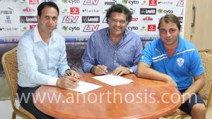 La două zile după ce și-a dat demisia de la Steaua,** Levi a semnat cu Anorthosis! FOTO