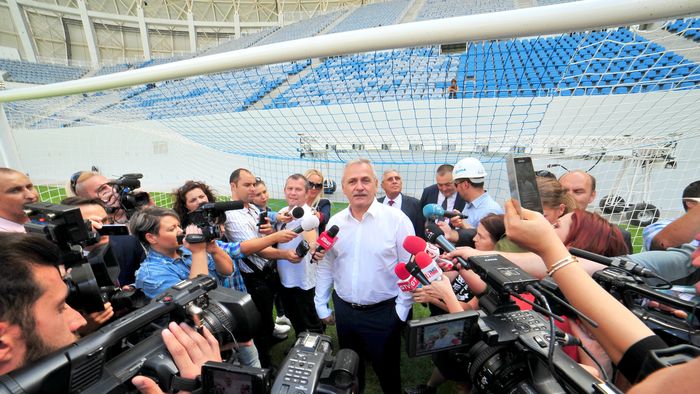Cad măștile: Liviu Dragnea își asumă oficial, pentru prima oară, proiectul "Rapid pentru Partid". Liderul PSD despre Academia Rapid: "Vom crește această echipă!" | VIDEO