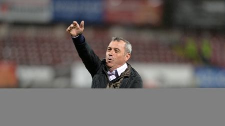 "Pe Raț și acum îl doare spatele". Rednic îl laudă pe feroezul-minune de la Dinamo, dar trage în FRF: "Nu a gândit deloc acest cantonament"