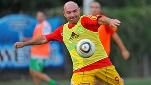 Nume celebre ale fotbalului românesc, meci de gală! ”Generația de Aur”, la Buzău