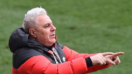 Marius Șumudică a luat decizia, după întâlnirea cu Dan Șucu, și va semna cu noua echipă! Oferta pe bani mulți, pe care nu o poate refuza, a venit: „Mai aștept până miercuri și plec”