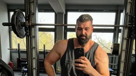 Starul Netflix a murit la 44 de ani, într-un mod total neaşteptat. Acum 3 luni suferise o operație