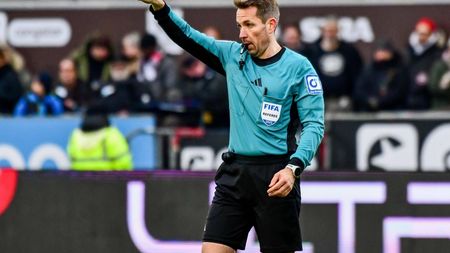 Un arbitru din Germania, trimis la FCSB - Lyon. Ce s-a întâmplat în cele 9 meciuri în care a mai condus partide ale francezilor