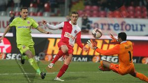 "Dinamo vrea 5 milioane de euro pe Alexe!** Ar putea lua două pentru un împrumut pe un an"