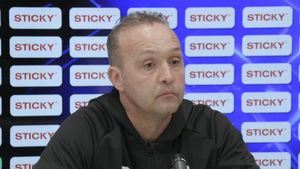 Cornel Papură: ”Pentru a vorbi de titlu, trebuie să intrăm în play-off”. Ce spune antrenorul Craiovei despre integrarea lui Dan Nistor și rezultatul pe care îl doreşte la CFR - FCSB