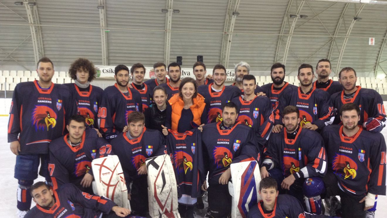 FOTO - Ana-Maria Brânză i-a vizitat pe hocheiștii steliști în cantonamentul de la Cârța