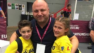 Sportivele tricolore au defilat la Europeanul de lupte pentru cadeți. Două românce și-au disputat finala în Suedia