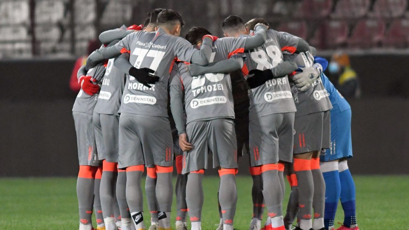 CFR Cluj - UTA Arad 0-1, în etapa a 11-a din Liga 1 | Gyuszi Balint a dat lovitura în Gruia! L-a învins pe Dan Petrescu și UTA a obținut trei puncte prețioase