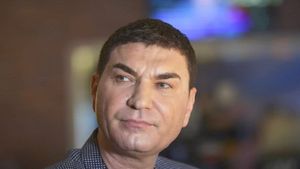 Cristi Borcea a recunoscut că și-a lovit soția! Filosofia de viață a dinamovistului: „Pentru ele există Dumnezeu și eu!”