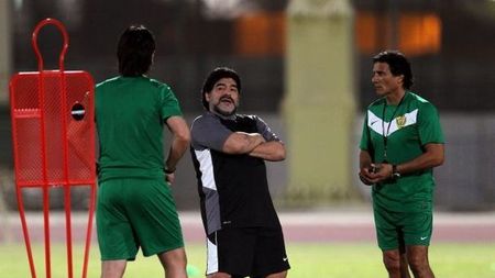 Acesta ar putea fi primul transfer de marcă al lui Maradona!** "El Pibe D'Oro" vrea în Dubai un jucător dorit de AC Milan