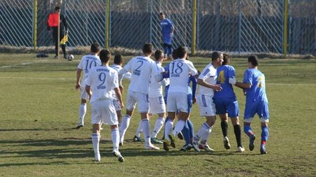 Amical cu Vâlcea înaintea unui nou cantonament la Kladovo!** Echipa lui Gane nu mai merge în Grecia