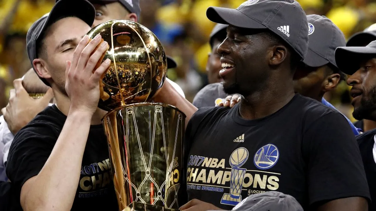 Golden State Warriors s-a impus categoric în finala cu Cleveland Cavaliers și a câștigat al doilea titlu consecutiv în NBA
