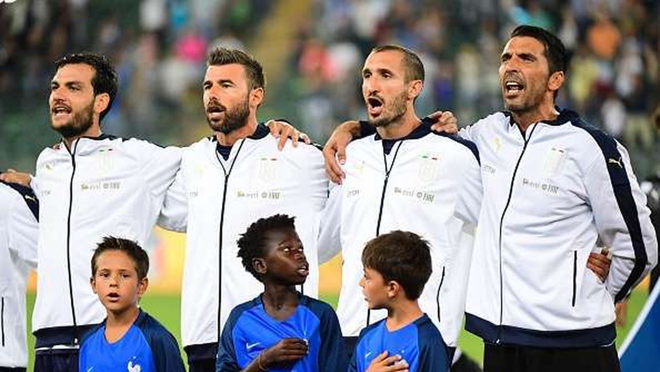 De asta Buffon e considerat o legendă! VIDEO | Gestul făcut de "Gigi" în timpul meciului Italia - Franța a intrat direct în istoria fotbalului. Cum a "reperat" un moment deplasat oferit de propriii fani