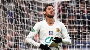 Neymar, acuzat de viol! UPDATE Starul brazilian spune că e victima unui șantaj: "A fost o capcană și am căzut în ea. Va fi o lecție pentru mine"