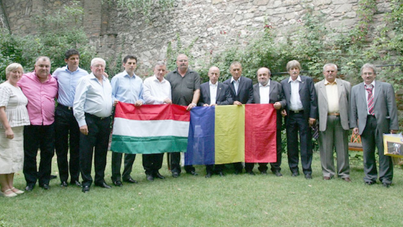 Uniți de Cozma**