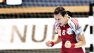 Neagu - go - gol!** După un an și opt luni de pauză, Cristina Neagu a revenit aseară pe teren în victoria Oltchimului cu Corona Brașov