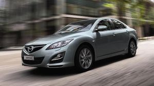 Azi se lansează în România ediția specială Mazda6 Takumi