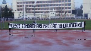 "Aceste condamnări fac cât zece calificări". Mesajul care a apărut în toată țara după ce inculpații din Dosarul Transferurilor au ajuns după gratii. FOTO