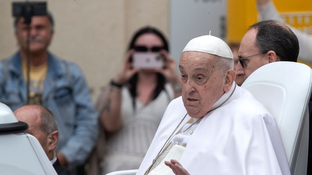Papa Francisc a murit. Era mare fan al echipei San Lorenzo. Ce spunea despre Messi și ce sarcină avea una dintre gărzile Suveranului Pontif