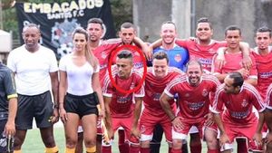 Prinși în ofsaid înainte să înceapă meciul! FOTO | Tușierul care a reușit să înnebunească ambele echipe la un meci din Brazilia