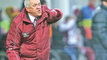 Manea îl atacă pe Hizo: **"A distrus jucătorii!"