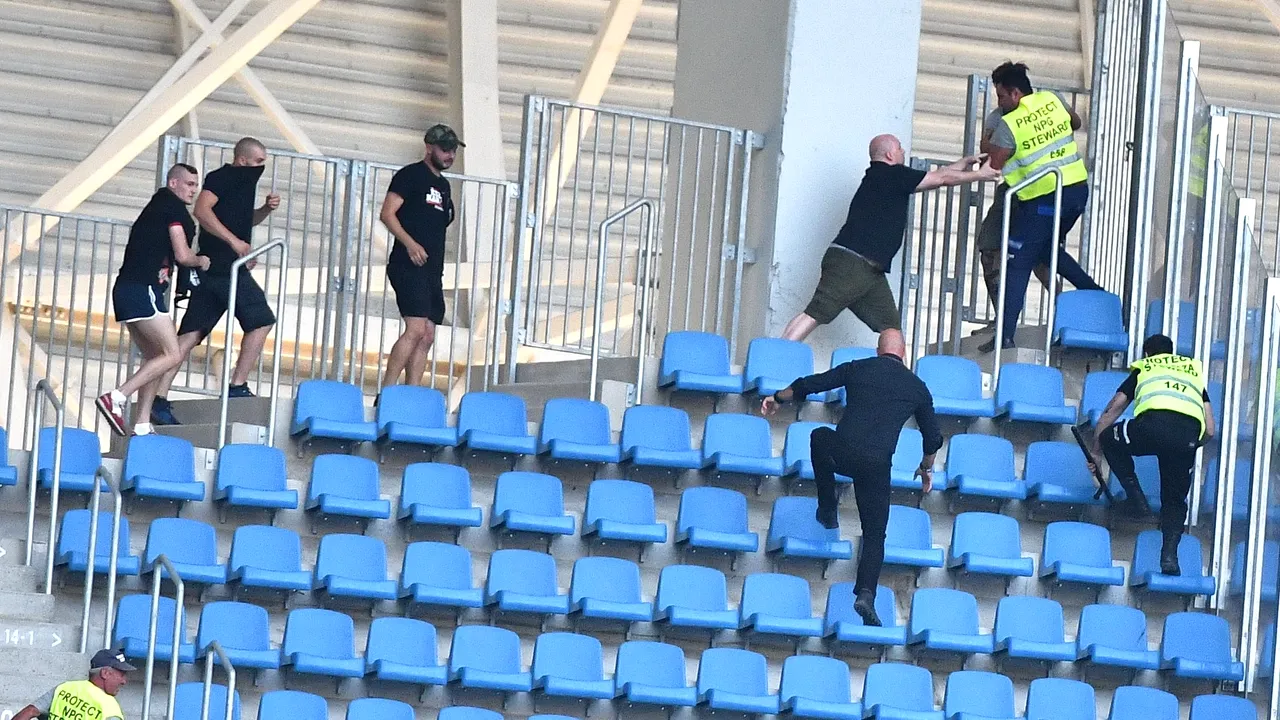 Au vrut revanșa! Ungurii au făcut scandal pe stadionul lui U Craiova și au sărit la bătaie. Ce s-a întâmplat în startul partidei FOTO