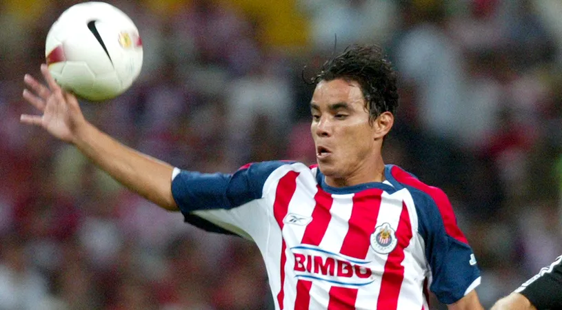 Deportivo îl vrea pe Omar Bravo