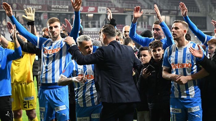 Ca Reghecampf pe vremuri la FCSB. Mirel Rădoi a dat un grătar pentru fotbaliştii şi colaboratorii de la Universitatea Craiova