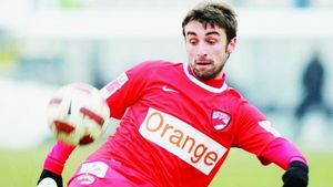 Sfat pentru Andone:** "Bagă-l în centru pe Bakaj!"