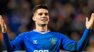 Ianis Hagi se implică în scandalul de rasism apărut la meciul Rangers - Slavia Praga! Ce mesaj a postat românul | FOTO
