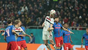 „Steaua trebuia să conducă!”. Presa britanică a dat verdictul despre ocazia rarisimă irosită de FCSB cu Manchester United