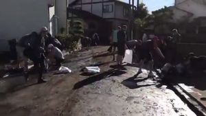 Gest superb făcut de jucătorii naționalei de rugby din Canada. Au ajutat oamenii din oraşul Kamaishi după taifunul Hagibis