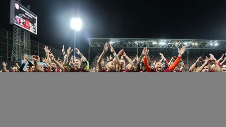 Iordănescu, dezorientat înainte de debutul la CFR: "La ce echipe am antrenat...". Metodele antrenorului pentru a-și păstra jucătorii: "I-am spus că-l leg cu lanțul"