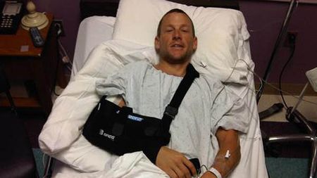 VIDEO** Vezi aici cum arată plăcuța montată pe clavicula lui Armstrong!