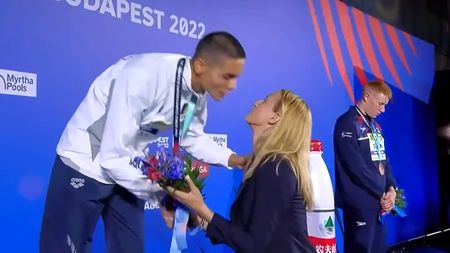 Camelia Potec a anunțat că David Popovici nu are vacanță după cele două medalii de aur cucerite la Campionatele Mondiale: „Intră în cantonament!”