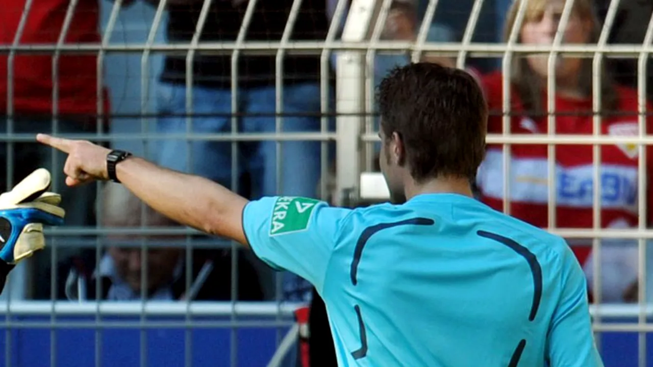 VIDEO INCREDIBIL!** Un arbitru a implorat un portar să pareze un penalty acordat greșit!