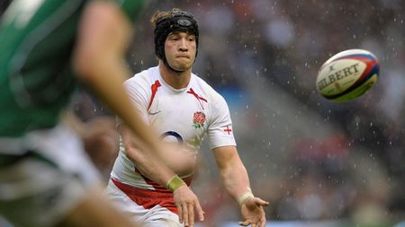 Internaționalul englez de rugby Danny Cipriani a ajuns la spital, după ce a fost lovit de un autobuz