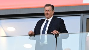 Cel mai „fioros” antrenor din Superliga este suspendat runda următoare! Apel disperat pentru „fluierașii” lui Kyros Vassaras: „Nu suntem la teatru și nici la biserică”