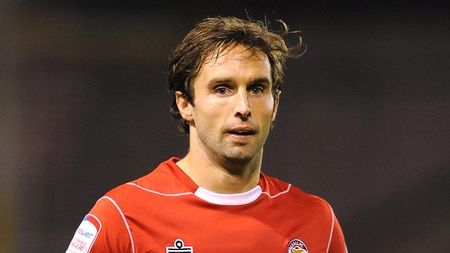 Un fost jucător al lui Manchester United, implicat într-un caz de curse hipice trucate din Anglia