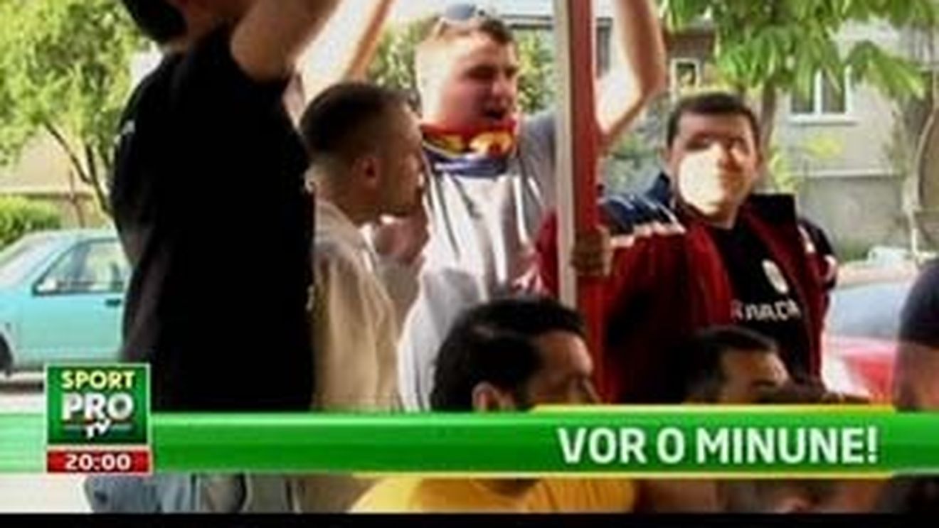 VIDEO Fanii i-au cerut demisia lui Voina! VEZI cum au trăit vâlcenii meciul tur cu Viborg!