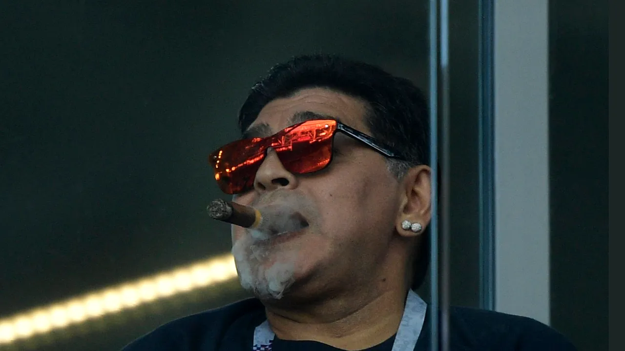 Maradona o ține din scandal în scandal! A tunat în direct la tv: 