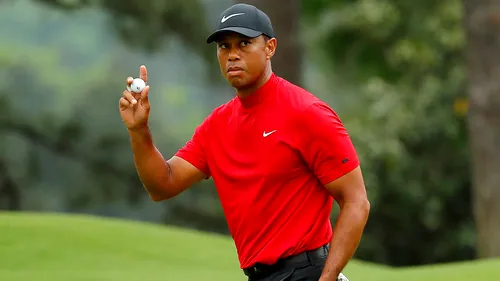 Tiger Woods va fi decorat de Donald Trump