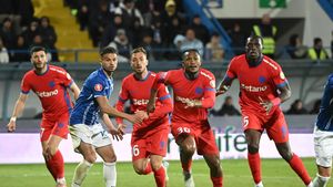A plecat de la FCSB în cantonamentul noii sale echipe. Se așteaptă aprobarea finală pentru transfer