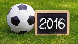 La mulți ani, 2016! Ce își dorește fotbalul românesc de la noul an: "Acolo, la București, e mai greu cu iubirea, am observat eu". Mesajele transmise românilor de Rednic, Dulca, Mircea Sandu și Grigoraș