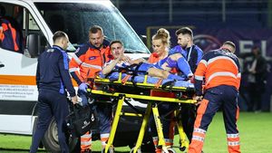 Rareș Ispas a suferit o fractură de rotulă și va fi operat marți dimineață la București de către doctorul Codorean. „S-a rupt în mai mult de trei fragmente”. Cât va lipsi de pe teren. EXCLUSIV