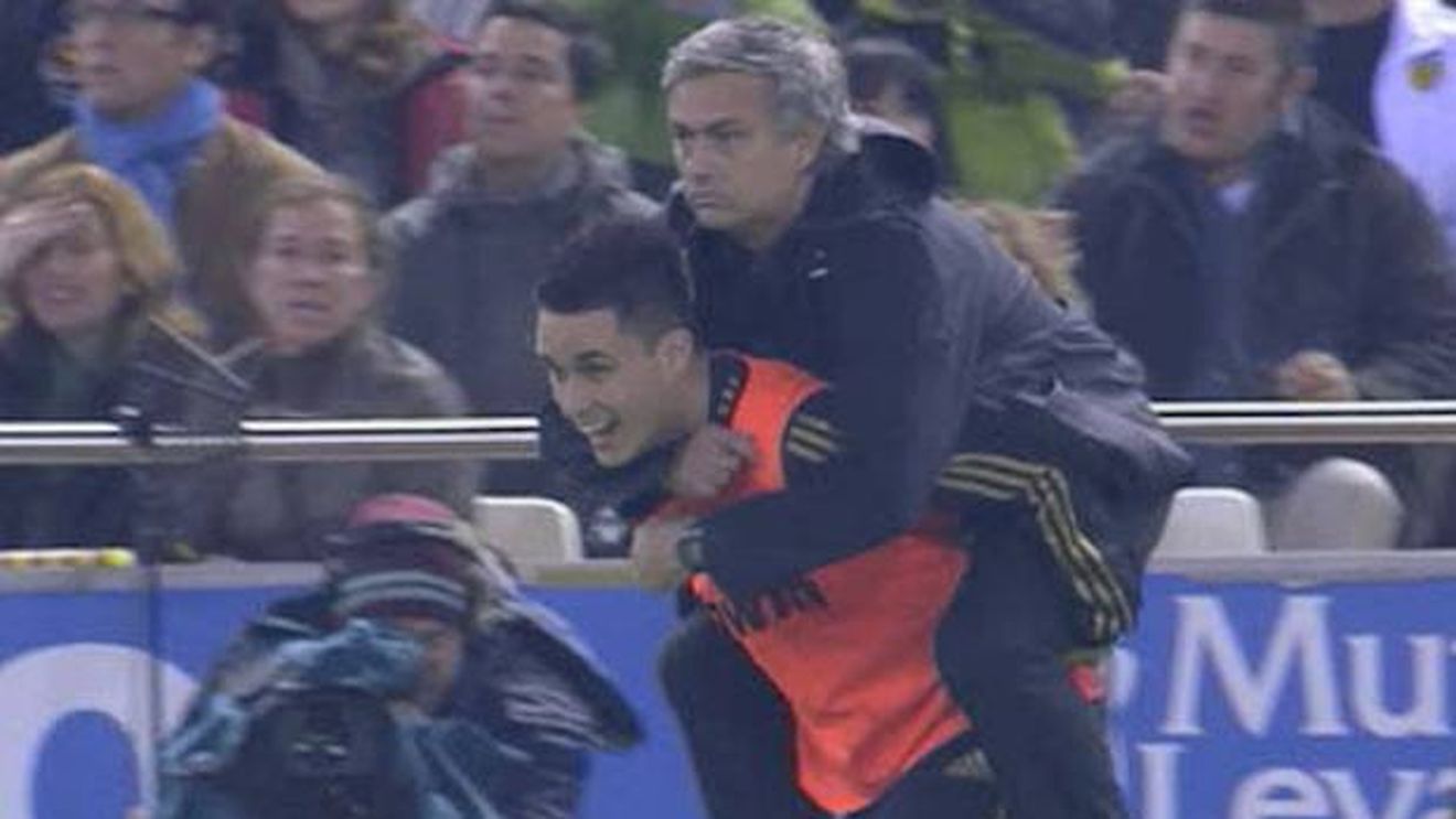 Bucuria care a redus Barcelona la tăcere: Mourinho e pe cai mari!** VIDEO Golul lui Ronaldo l-a scos din minți: și-a "cocoșat" un jucător